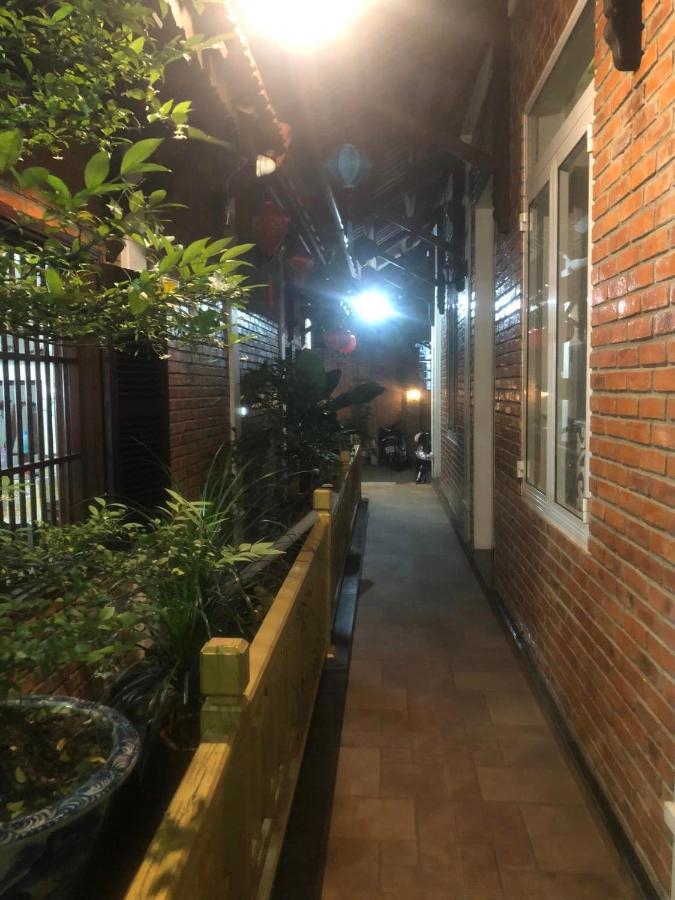 Q' & Garden * Hue