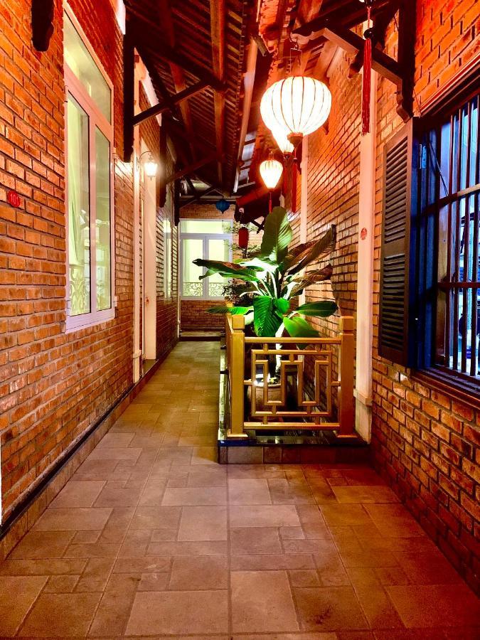 Q' & Garden * Hue